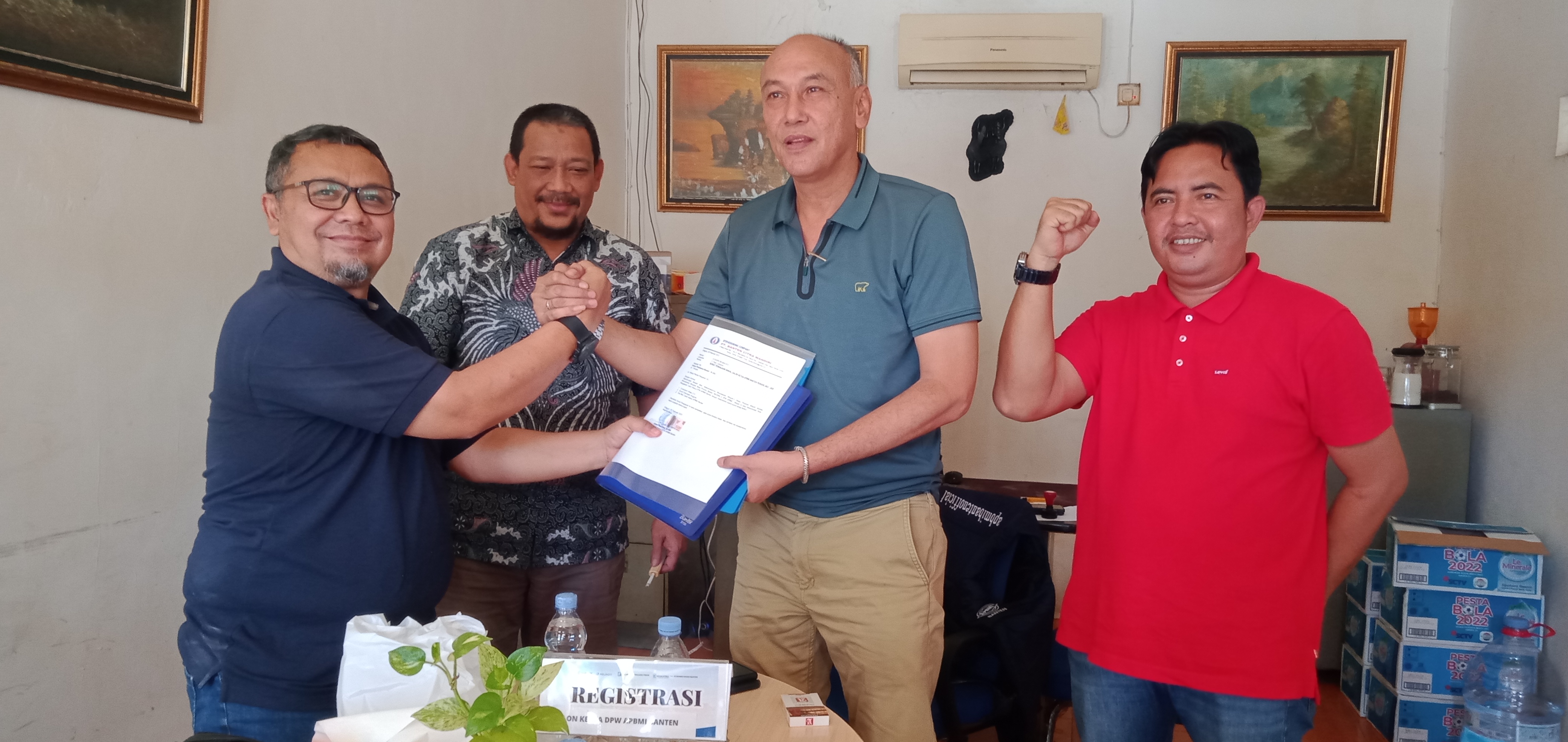 Hari Terakhir, Alawi Mahmud Mendaftarkan Diri Ke Posko Panitia APBMI Banten
