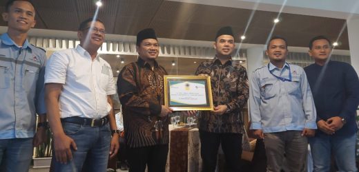 Di Hari Jadi Ke-10, Multi Group Holding Company Berangkatkan 10 Karyawan Terbaik Umroh Gratis