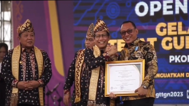 Terima Penghargaan Satya Lencana Bakti Inovasi Desa, Helldy Raih Penghargaan Ke-33