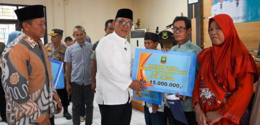 Dinsos Cilegon Salurkan Program Bantuan Sosial JSCB Dan RTLH