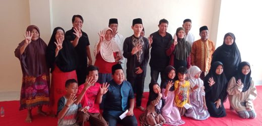 Momen 10 Muharram 1445 H, Dua Putra Kandung Dari Ketum LSM BMPP Andi Dan Anggi Berikan Santunan Anak Yatim Piatu