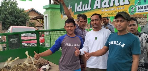 Momen Idul Adha 2023, Bacaleg PPP Cilegon Nadmudin Bagikan Daging Kurban