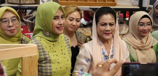 Kunjungi Stand Cilegon di Pameran Kriyanusa 2023, Ibu Negara Iriana Joko Widodo Beli 3 Produk Unggulan Batu Druzy