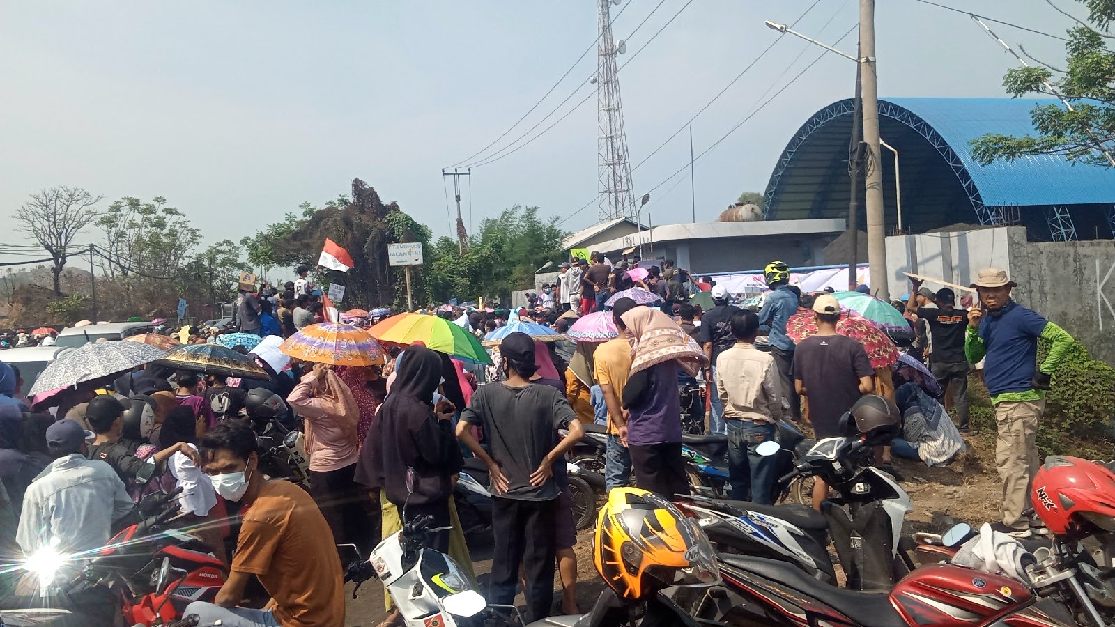 Dianggap Cemari Lingkungan, Ribuan Warga Dari Bojonegara Dan Puloampel Minta PT. BSA Ditutup