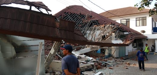 Saat Sedang Pemasangan Interior, Atap Bangunan Kantor Imigrasi Cilegon Ambruk