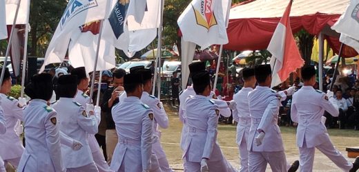 Kirab Pemilu Di Cilegon, Terlihat Bendera Merah Putih Kusam Dan Robek