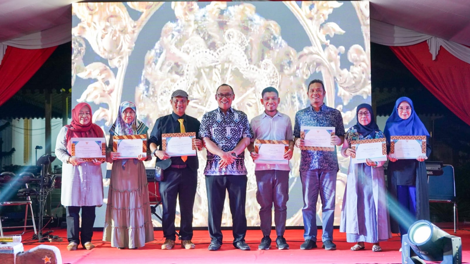 7 Pencipta Lagu Daerah di Cilegon Diberi Penghargaan Oleh Walikota Helldy Agustian