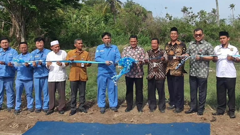 Resmikan PJUTS PT KPE, Sanuji Sebut Kota Terang Dapat Menghindari Kriminalitas