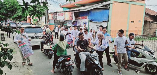 Relawan BPP Cilegon Bagikan Paket Makan dan Susu Program Prabowo Gibran