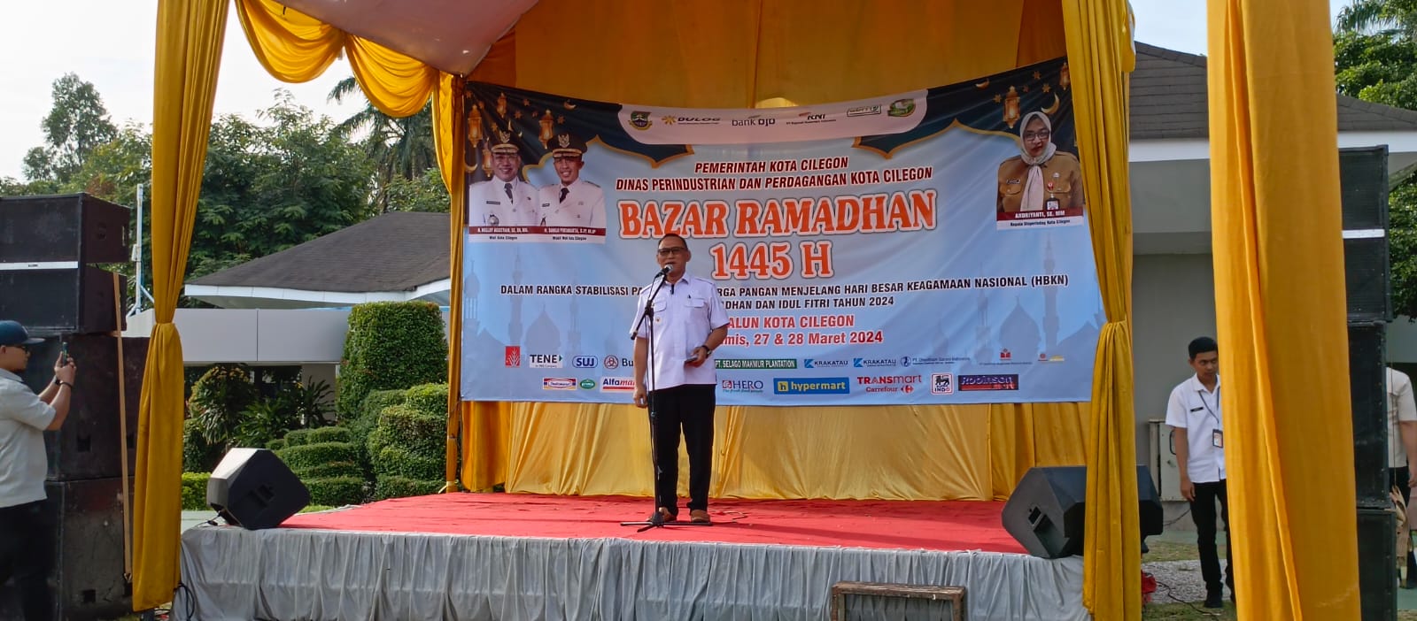 Helldy Agustian Walikota Cilegon Buka Bazar Ramadhan Disperindag Di Alun-Alun Kota Cilegon