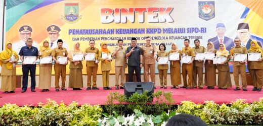 Sejumlah OPD di Pemkot Cilegon Terima Penghargaan Pengelolaan Keuangan Terbaik