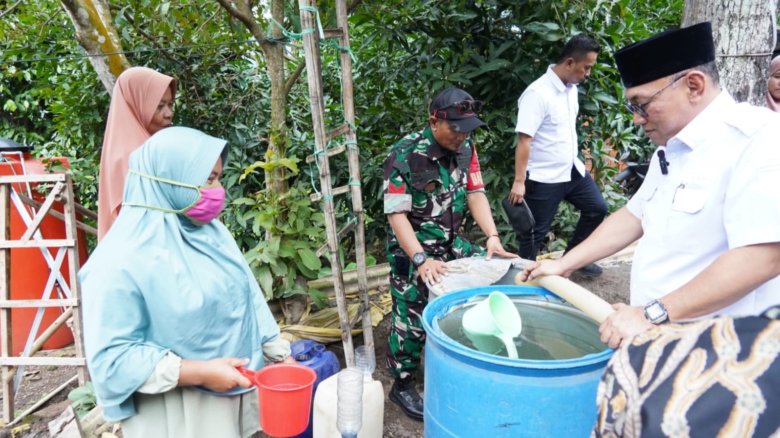 Kunjungi Cisuru, Walikota Helldy Respon Krisis Air Bersih