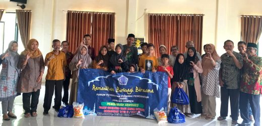 Paguyuban Pensiunan PNS Cilegon Bagikan Sembako untuk Anak Yatim