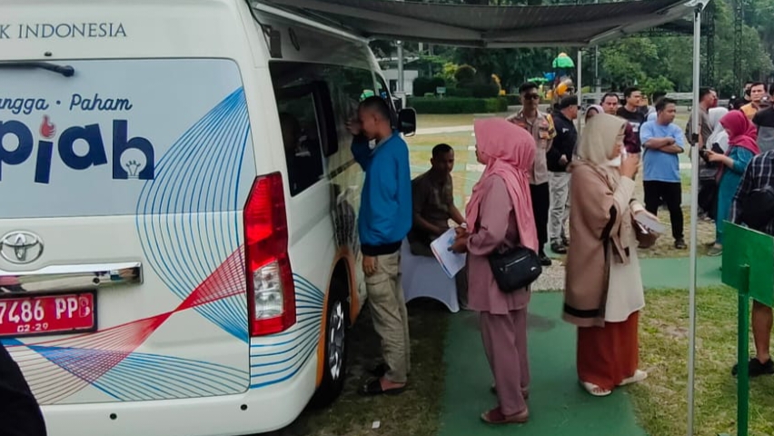 Masyarakat Kota Cilegon Serbu Layanan Kas Keliling BI di Alun-alun