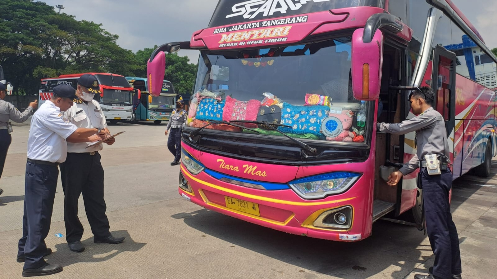 Antisipasi Kecelakaan, Dishub Cilegon Periksa Bus di Terminal Seruni