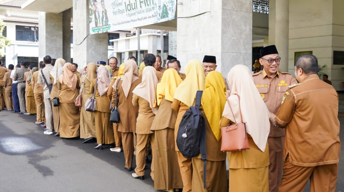 Gelar Halal Bihalal Lingkup ASN Kota Cilegon, Walikota Helldy Serukan Semangat Baru