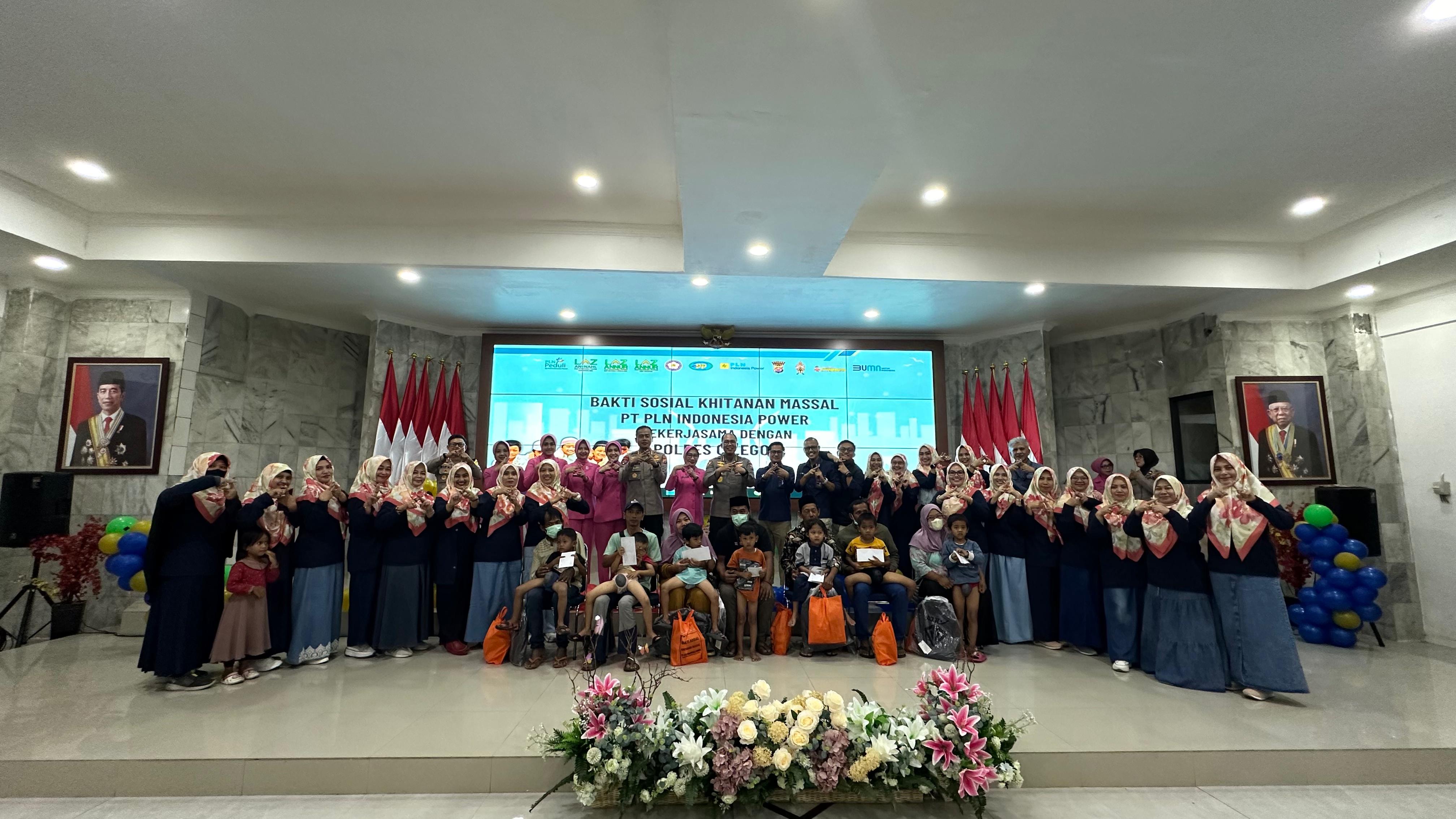 Peringati Hari Anak Nasional dan Hari Bhayangkara ke-78, PLN Indonesia Power Wilayah Banten Bekerjasama dengan Polres Cilegon Adakan Khitanan Massal