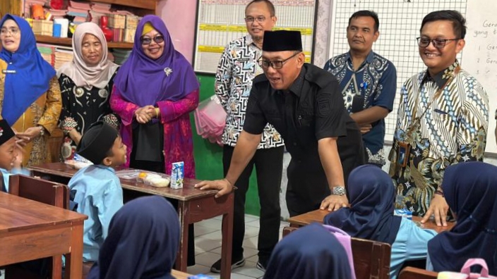 Jadi Pilot Project, PT PLN Indonesia Power UBP Suralaya Kembali Berikan Makan Gratis di Tiga Sekolah