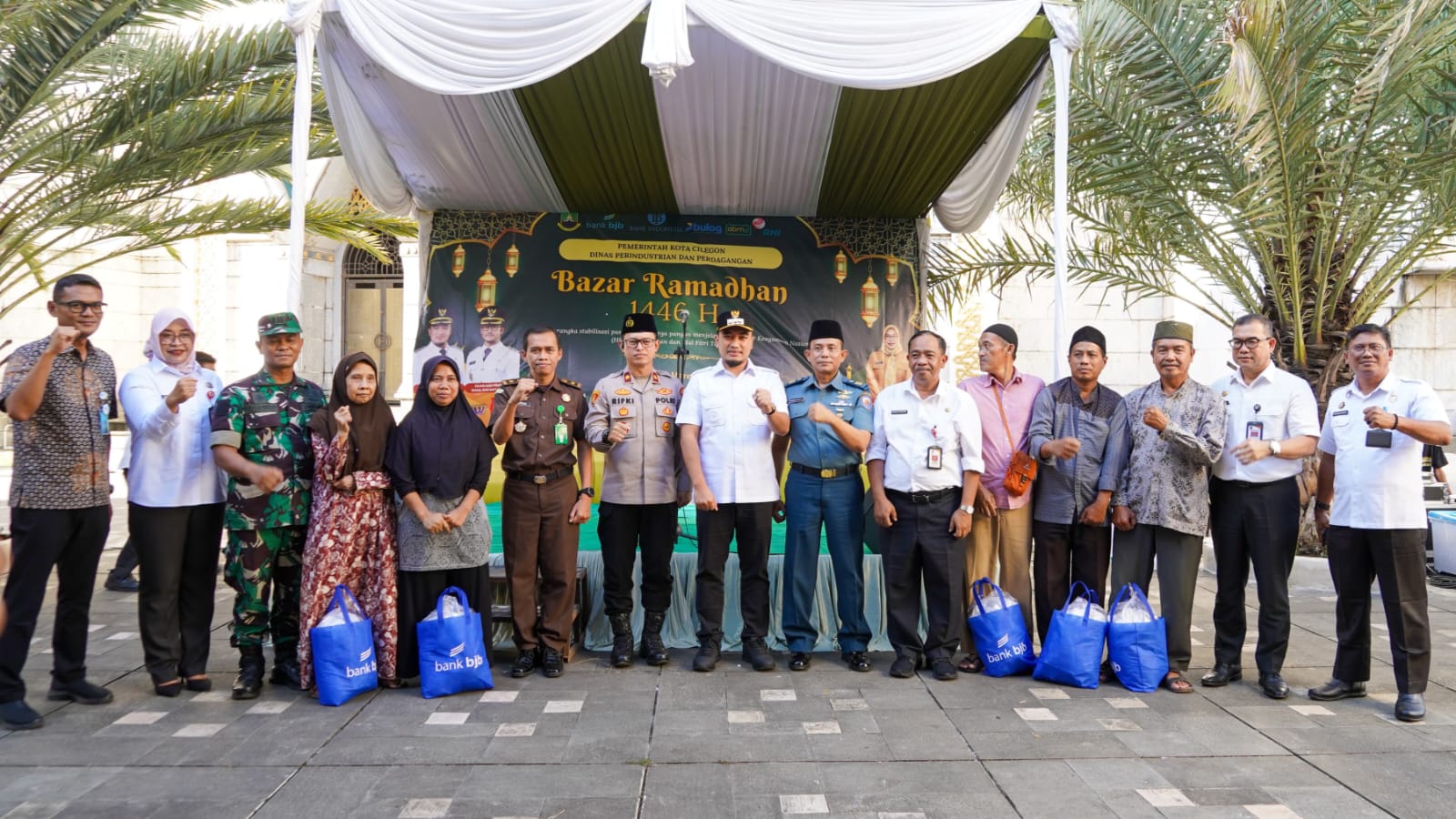 Gelar Bazar Ramadhan 1446 H, Disperindag Cilegon Bagikan 250 Paket Sembako
