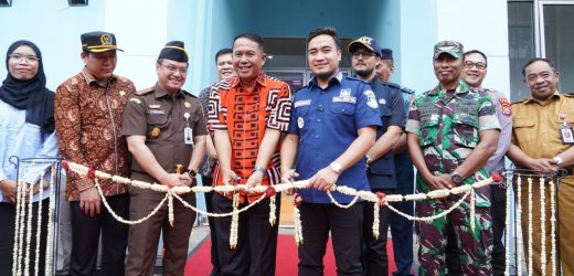 Walikota Robinsar Resmikan Tiga Dapur MBG di Cilegon