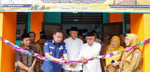 Resmikan Gedung Baru SMPN 14 Cilegon, Robinsar: Targetkan Generasi Emas 2045