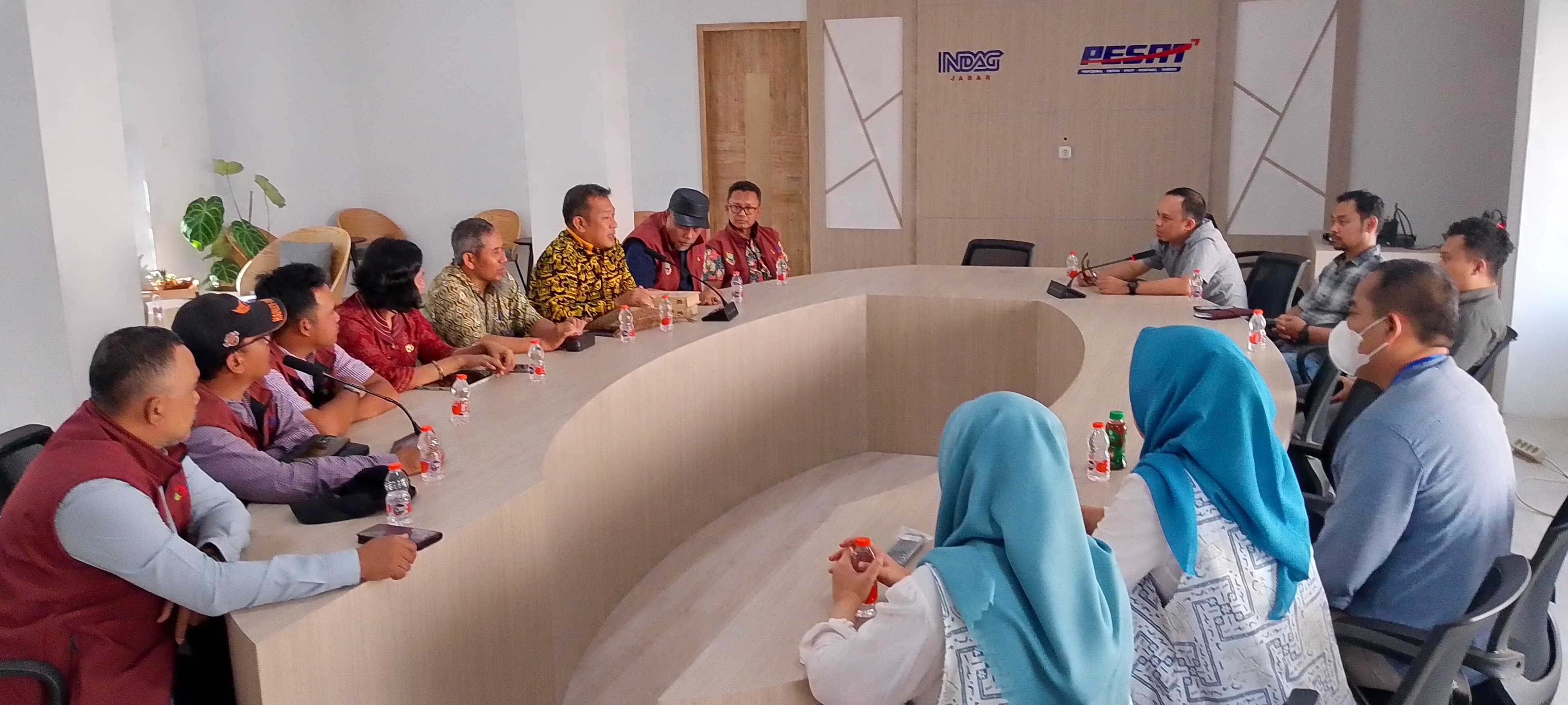 Disperindag Cilegon dan CMM Jajaki Kerja Sama Pengembangan IKM ke Jawa Barat