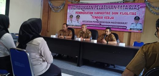 Tingkatkan Kemandirian Perempuan, Kelurahan Sukmajaya Gelar Pelatihan Tata Rias Modern