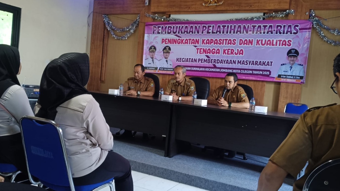 Tingkatkan Kemandirian Perempuan, Kelurahan Sukmajaya Gelar Pelatihan Tata Rias Modern