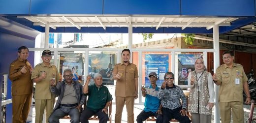 Percantik Wajah Kota, Robinsar Resmikan Halte Bank Mandiri Simpang Cilegon