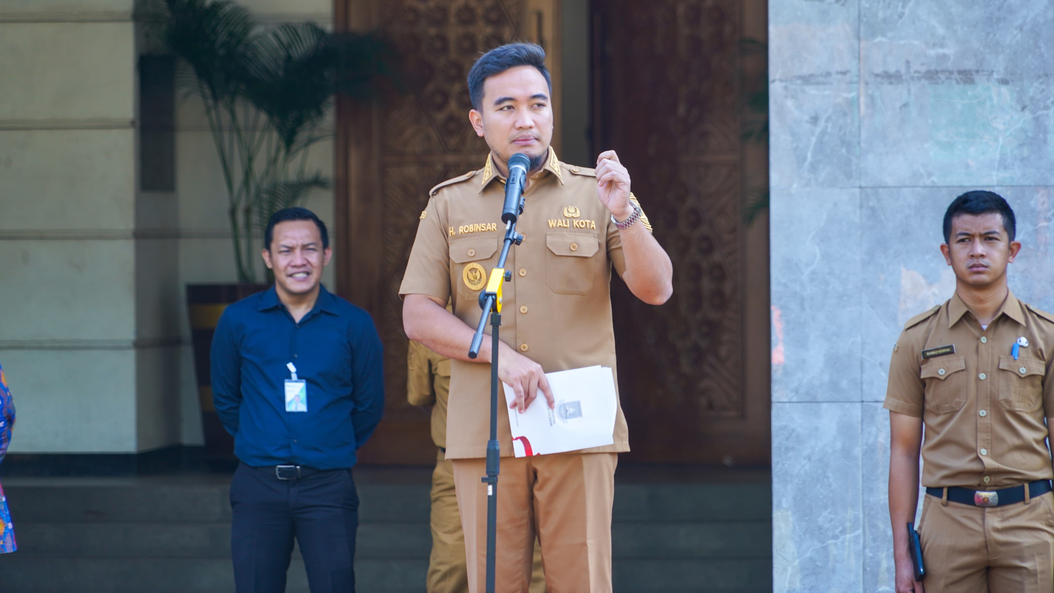 Tepis Isu Cacat Prosedur, Walikota Robinsar Jelaskan Rencana Pinjaman ke PT SMI