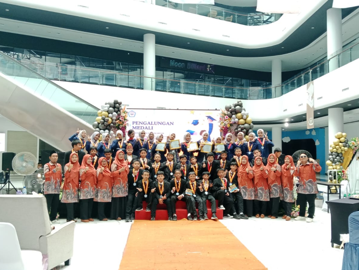 SDN Merak Gelar Perpisahan Kelas 6 di Sosoro Mall, Penuh Haru dan Bahagia