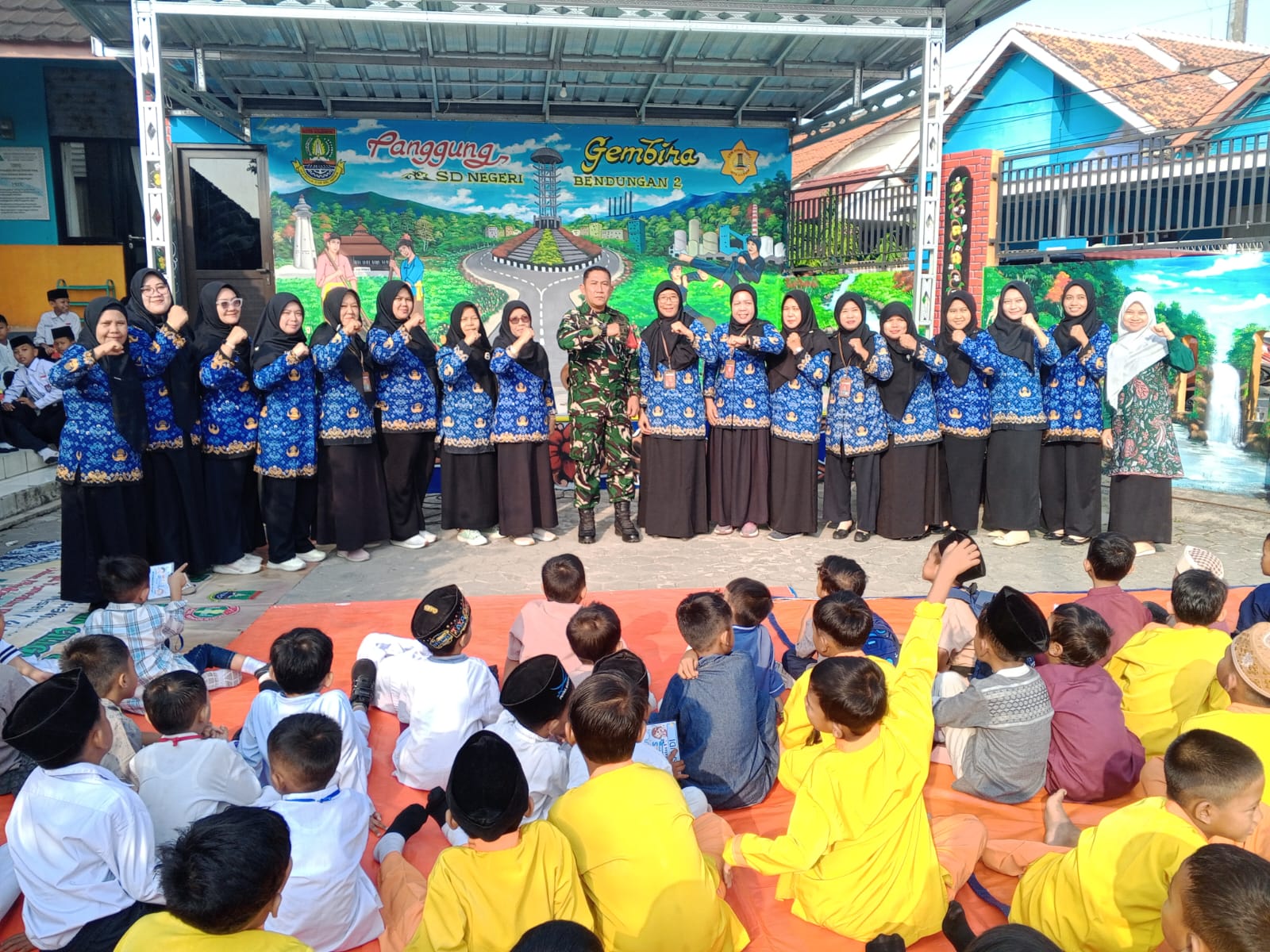 Babinsa Koramil 2301/Cilegon Beri Materi Wawasan Kebangsaan dan Cegah Perundungan di SDN Bendungan 2